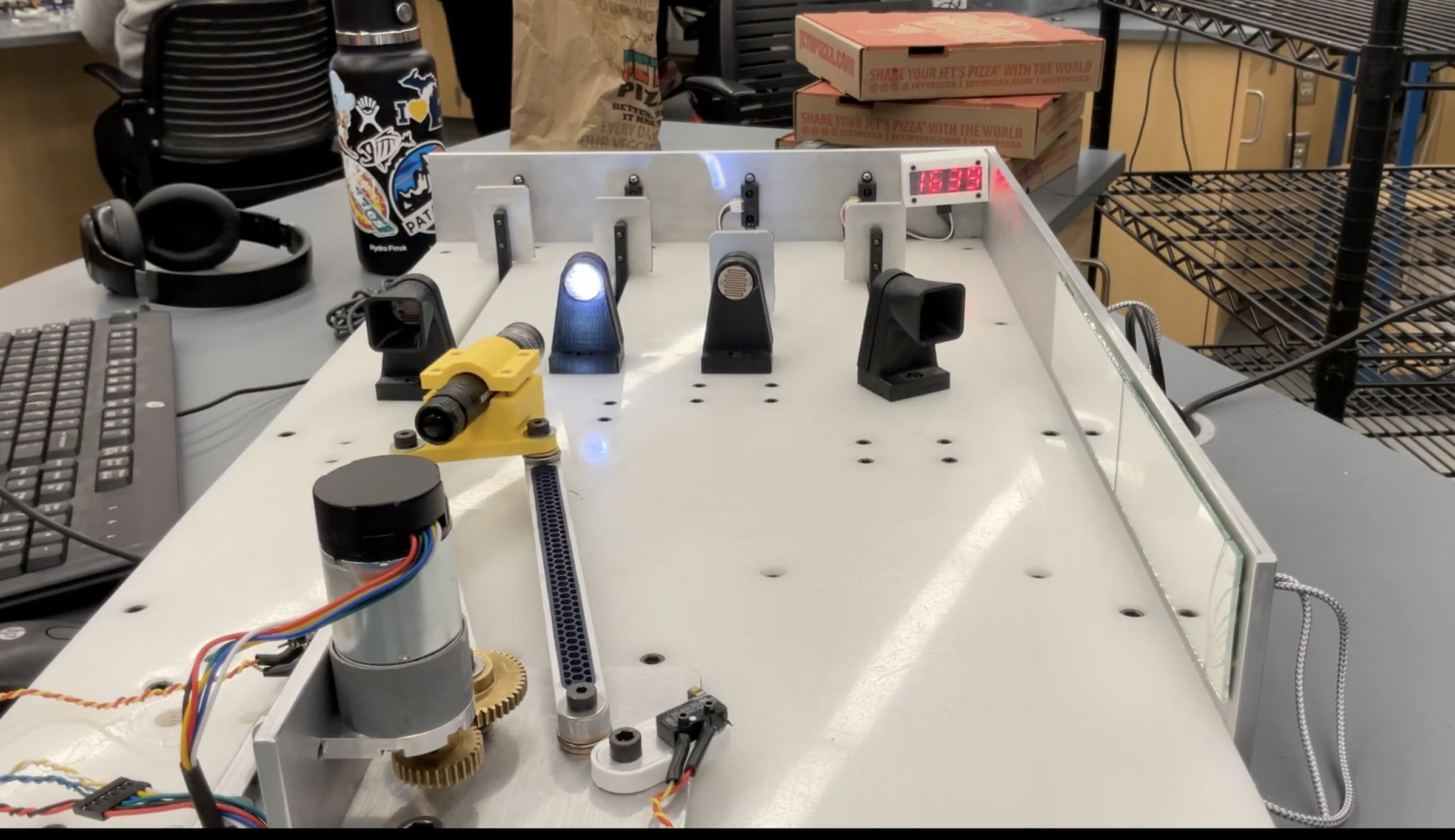 ME 350 linkage mechanism test rig